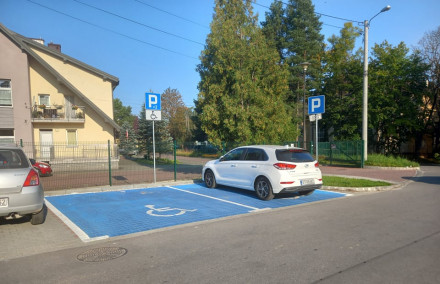 Miejsca parkingowe.jpg