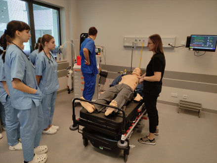 Studecni podczas ćwiczeń 2.jpg