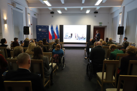 Zdjęcie z konferencji.jpg